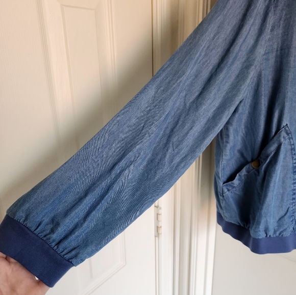 Alison Andrews Bomber Jacket Chambray - Picture 6 of 9